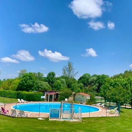 Camping Familial Paisible Avec Piscine, Mobil Home , Chalet, Studio & Emplacement Nue Casties-Labrande エクステリア 写真