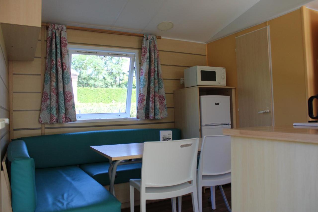 Camping Familial Paisible Avec Piscine, Mobil Home , Chalet, Studio & Emplacement Nue Casties-Labrande エクステリア 写真