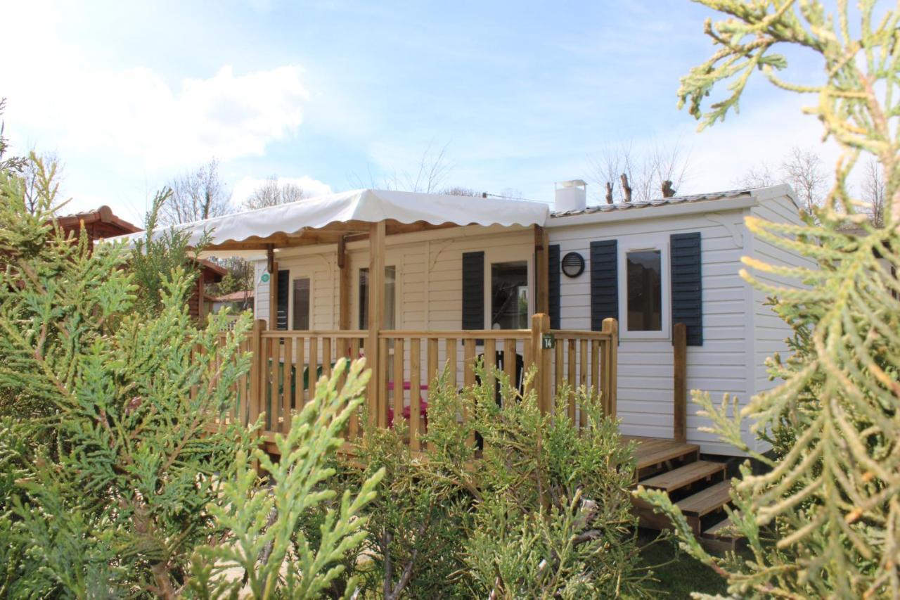 Camping Familial Paisible Avec Piscine, Mobil Home , Chalet, Studio & Emplacement Nue Casties-Labrande エクステリア 写真