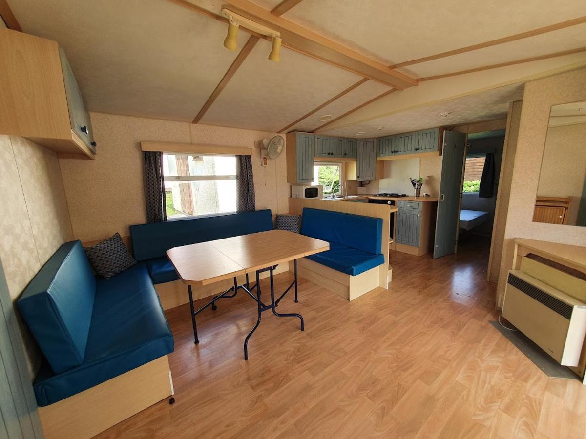 Camping Familial Paisible Avec Piscine, Mobil Home , Chalet, Studio & Emplacement Nue Casties-Labrande エクステリア 写真