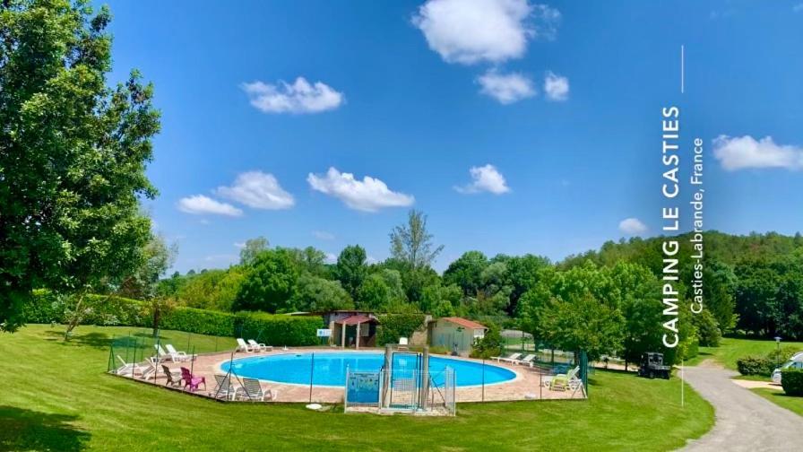 Camping Familial Paisible Avec Piscine, Mobil Home , Chalet, Studio & Emplacement Nue Casties-Labrande エクステリア 写真