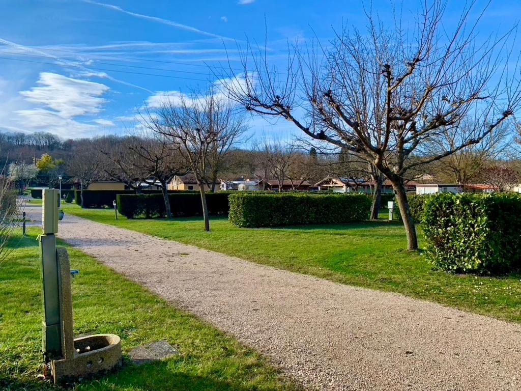 Camping Familial Paisible Avec Piscine, Mobil Home , Chalet, Studio & Emplacement Nue Casties-Labrande エクステリア 写真