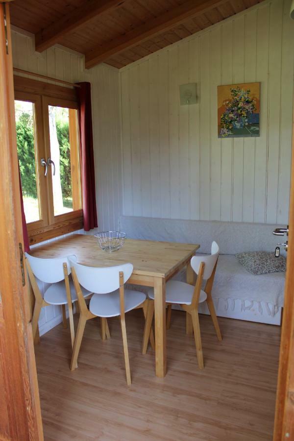Camping Familial Paisible Avec Piscine, Mobil Home , Chalet, Studio & Emplacement Nue Casties-Labrande エクステリア 写真
