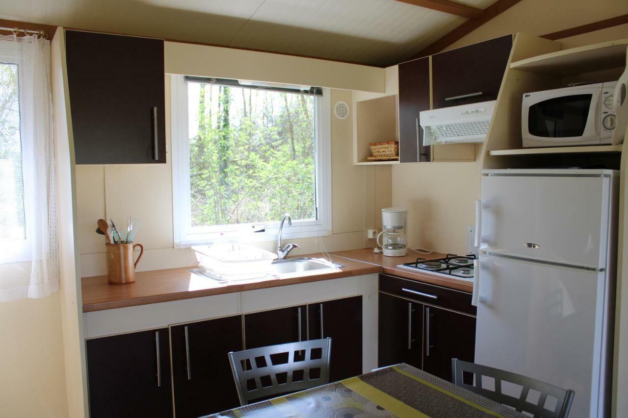 Camping Familial Paisible Avec Piscine, Mobil Home , Chalet, Studio & Emplacement Nue Casties-Labrande エクステリア 写真