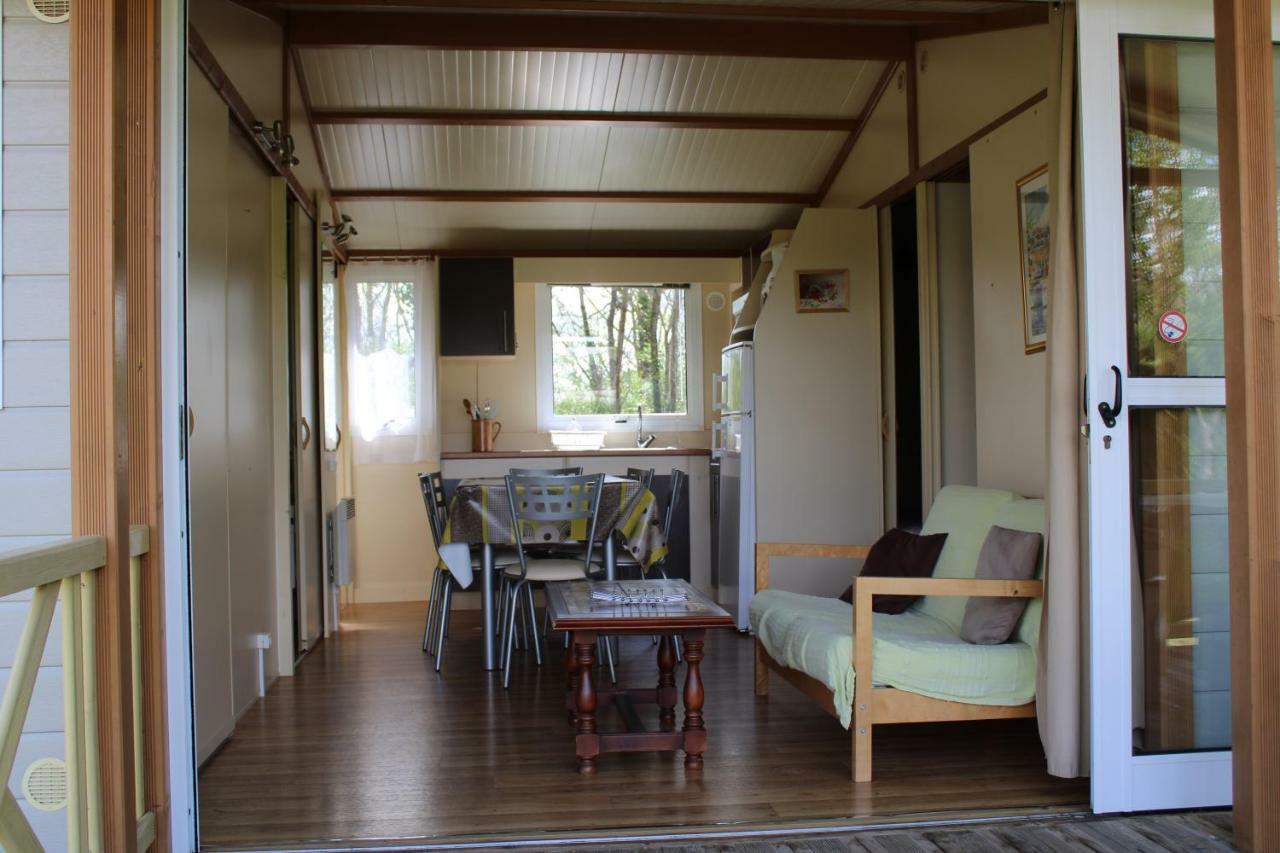 Camping Familial Paisible Avec Piscine, Mobil Home , Chalet, Studio & Emplacement Nue Casties-Labrande エクステリア 写真