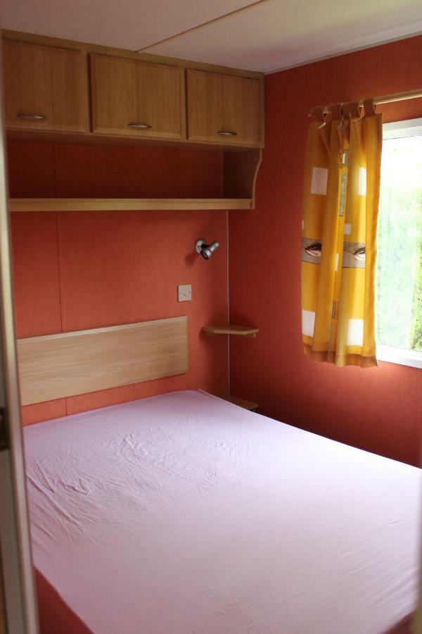 Camping Familial Paisible Avec Piscine, Mobil Home , Chalet, Studio & Emplacement Nue Casties-Labrande エクステリア 写真